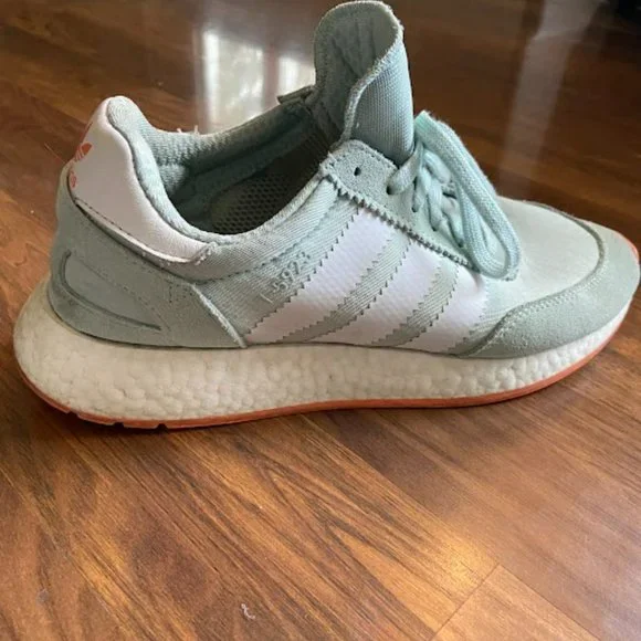 Adidas Women's Die Marke Mit den 3 Streifen - size 9.5 - Picture 3 of 7